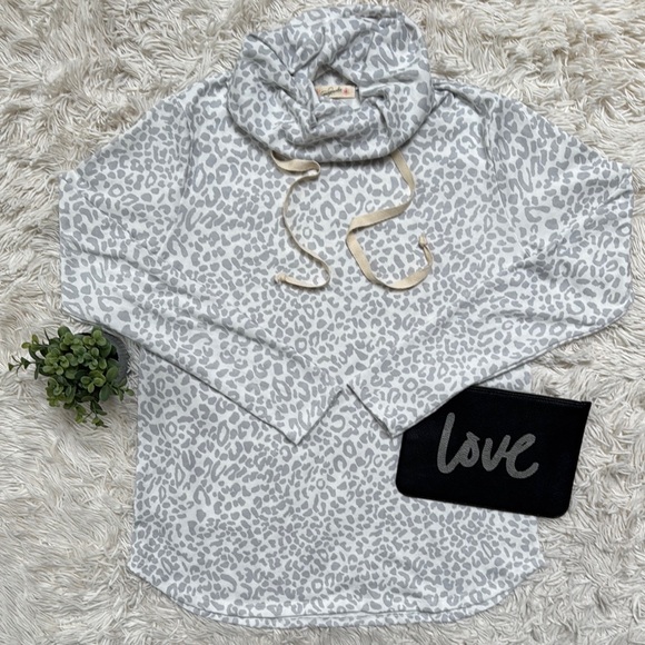 Magnolia Boutique Leopard Funnel Neck Tunic 💗 Gray & Ivory - Picture 2 of 15